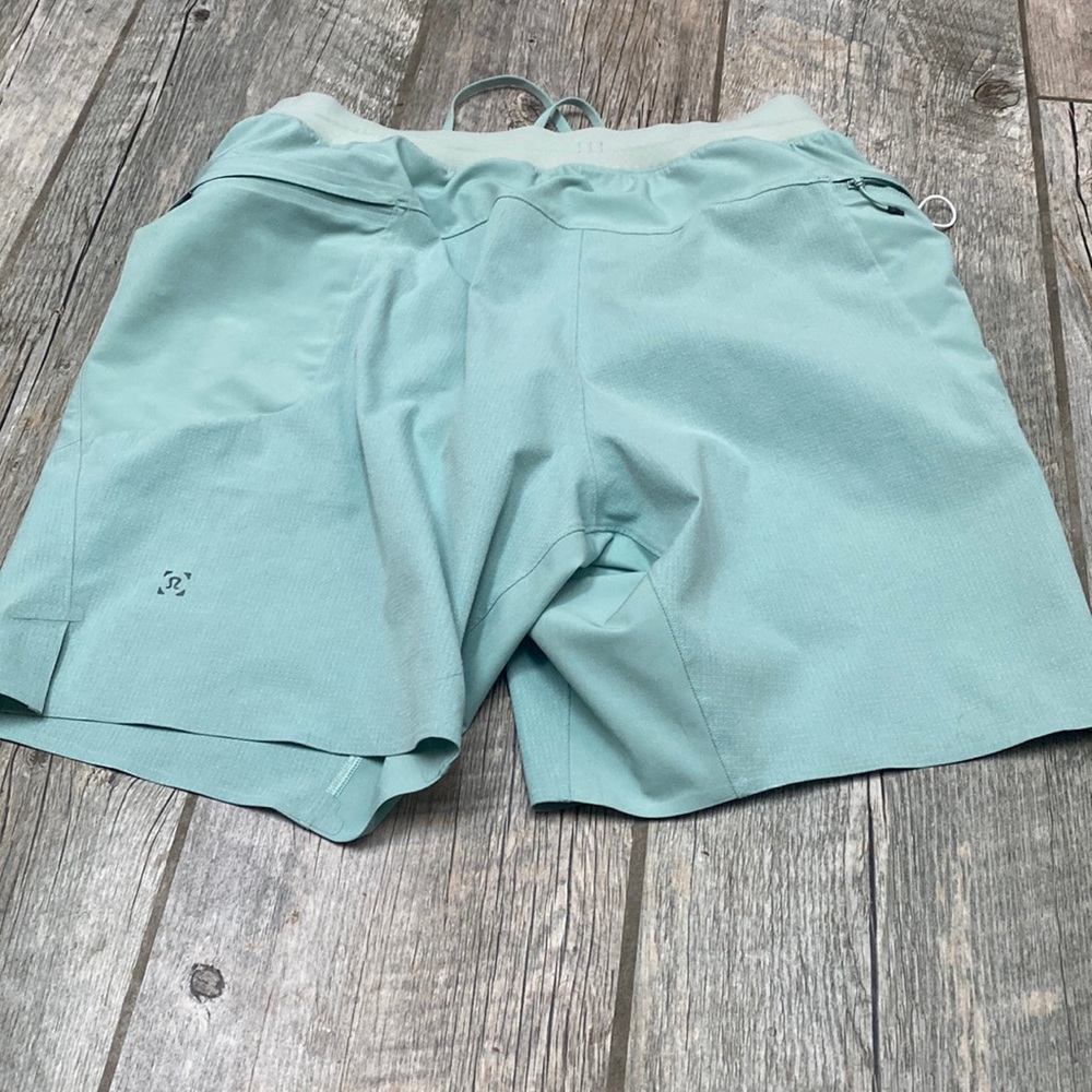 Lululemon Train To Beach Short M 8”